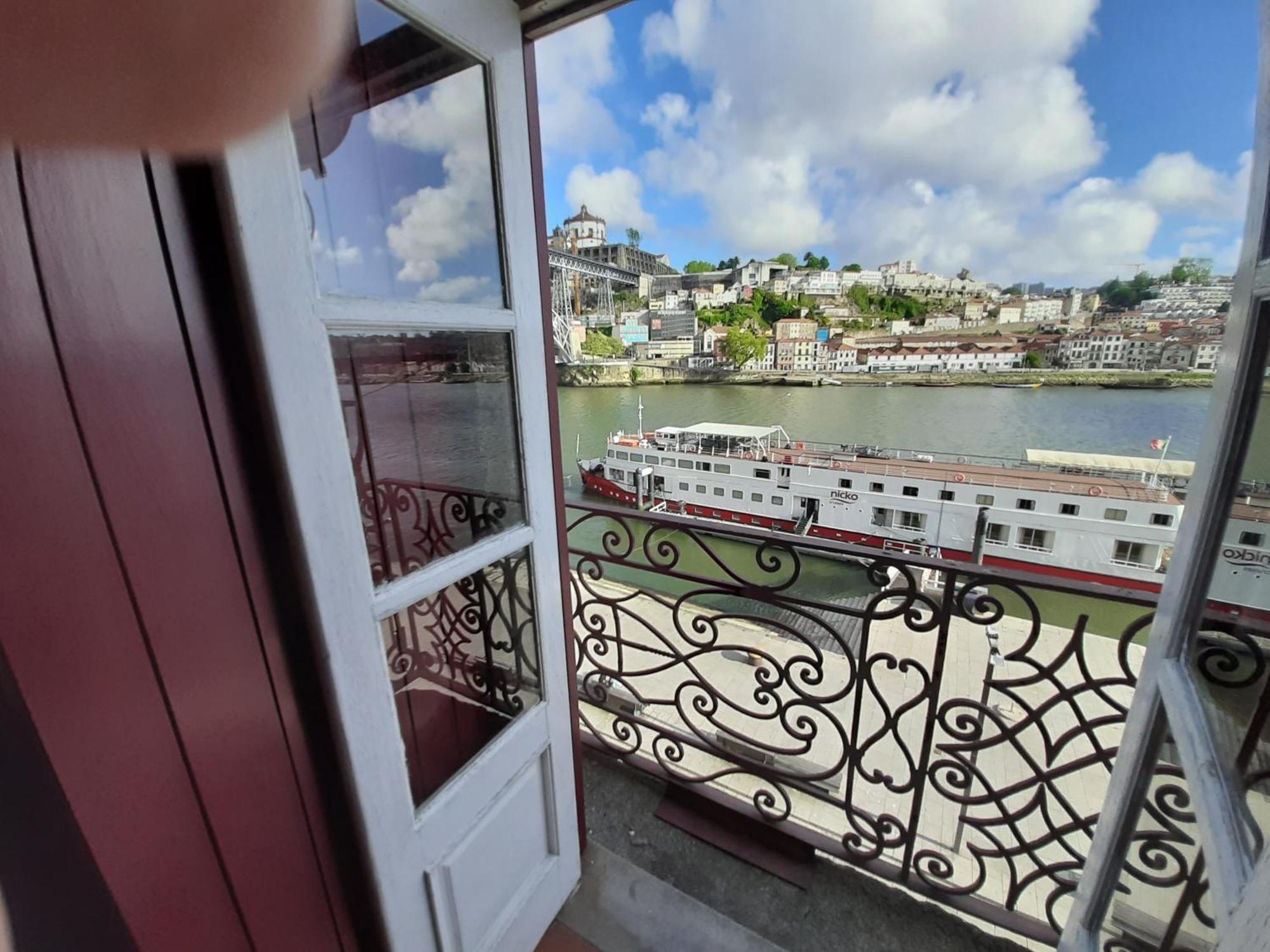 Muralha Da Barca Apartamentos Rnal Nº13939 Al,5848 Al, 6419 Al-Chamada Para A Rede Movel Nacional Porto Exterior foto